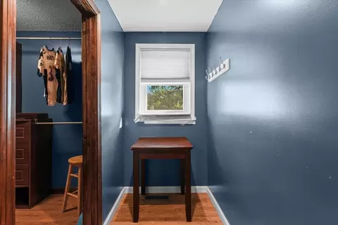 Entry Way - 161 Brook St, Dracut, MA 01826 photo 2 of 3
