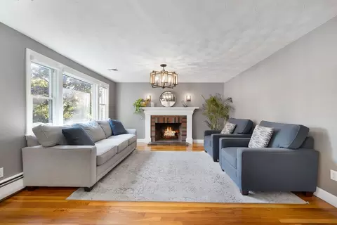 10 Marie Ave, Stoneham, MA 02180