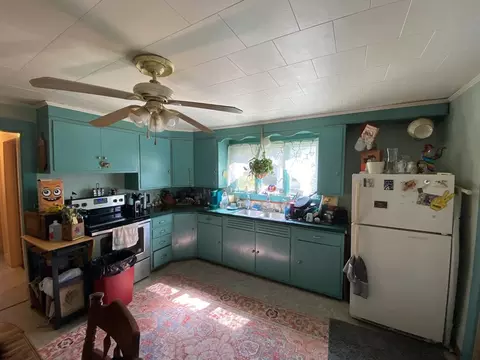10 E Prospect St, Erving, MA 01344 photo 10