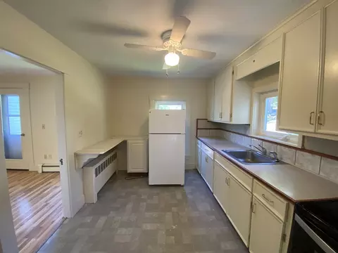 10 E Prospect St, Erving, MA 01344 photo 4