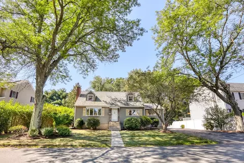 22 Crosby St, Stoneham, MA 02180