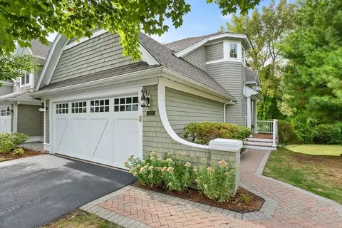 42 Seven Springs Ln #A, Burlington, MA 01803