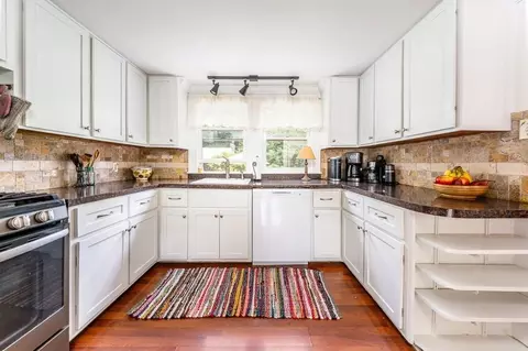 28 Bumpus Rd, Hyannis, MA 02601 photo 5