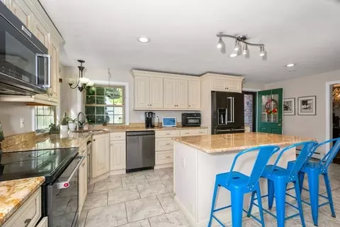 7 Old Brook Dr, Worcester, MA 01609 photo 7