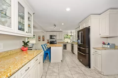 7 Old Brook Dr, Worcester, MA 01609 photo 5