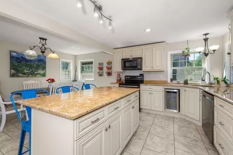 7 Old Brook Dr, Worcester, MA 01609 photo 10