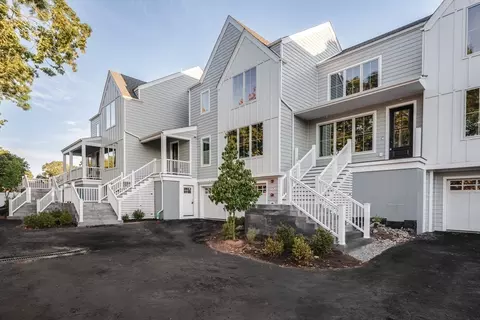 15-17 Jewett Pl #1, Newton, MA 02458