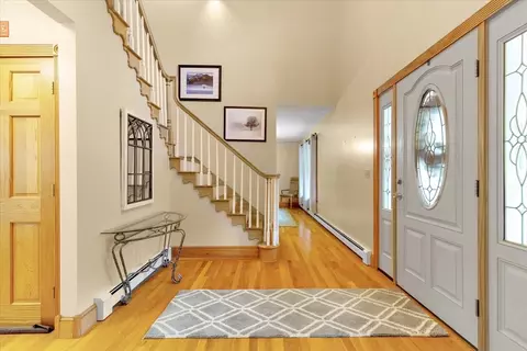 8 Cotley St, Berkley, MA 02779 photo 4