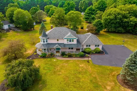 8 Cotley St, Berkley, MA 02779