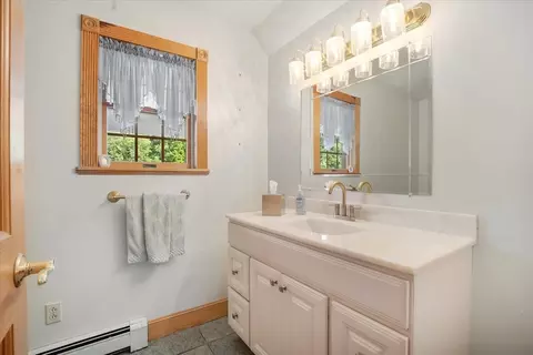 8 Cotley St, Berkley, MA 02779 photo 12