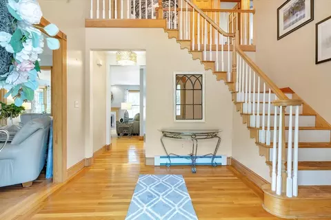8 Cotley St, Berkley, MA 02779 photo 3