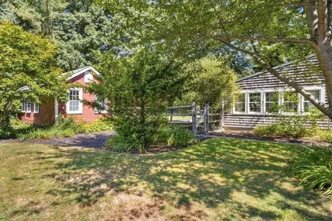 Exterior - 261 Gardner St, Hingham, MA 02043 photo 6 of 9