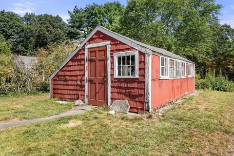Exterior - 261 Gardner St, Hingham, MA 02043 photo 8 of 9