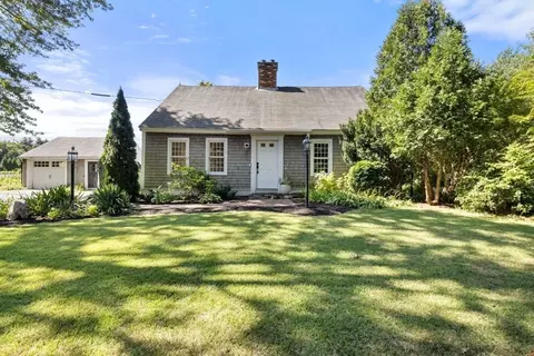 261 Gardner St, Hingham, MA 02043