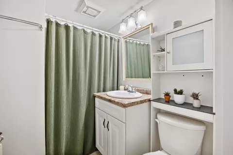 Bath - 261 Gardner St, Hingham, MA 02043 photo 1 of 1