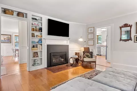 Living - 261 Gardner St, Hingham, MA 02043 photo 2 of 2