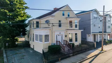 146 Franklin St, Fall River, MA 02720