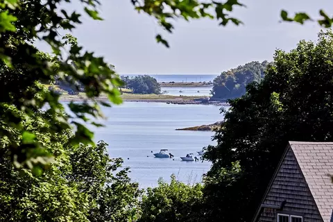 37 Governor Long Rd, Hingham, MA 02043 photo 4