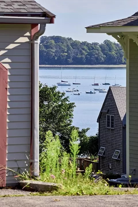 37 Governor Long Rd, Hingham, MA 02043 photo 2
