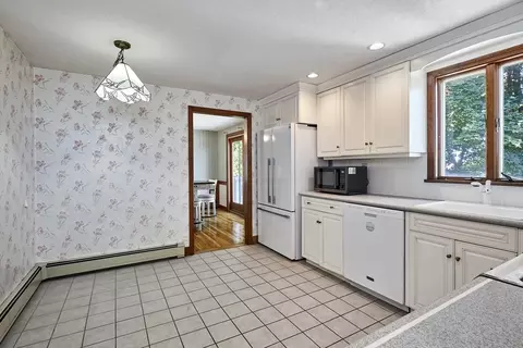 37 Governor Long Rd, Hingham, MA 02043 photo 8