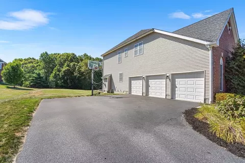 199 Mohawk Path, Holliston, MA 01746 photo 32