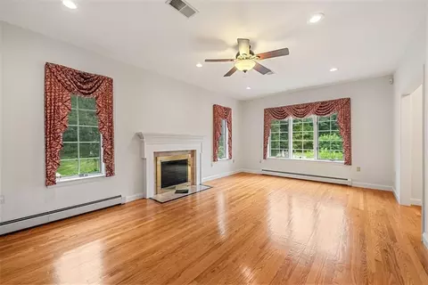 30 Page Rd, Weston, MA 02493 photo 4