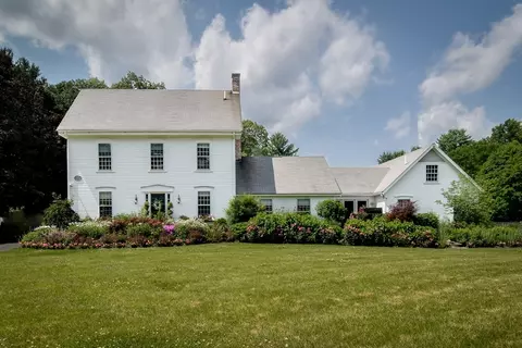 178 Dedham St, Dover, MA 02030