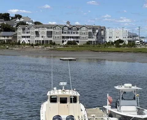 7 Bay St #3, Hull, MA 02045