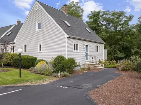 52 Liberty St #J5, Plymouth, MA 02360