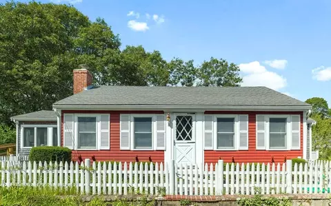 6 Bayberry Ln, Harwich, MA 02671