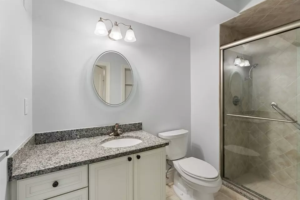 Bath - 12 Russell Rd #303, Wellesley, MA 02482 photo 2 of 3