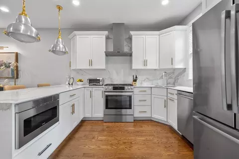 579 Baker St #579, West Roxbury, MA 02132