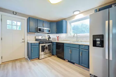 Kitchen - 1 Libra Ln, Townsend, MA 01469 photo 4 of 4