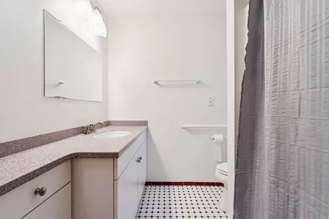 Bath - 5 Lee Way, Georgetown, MA 01833 photo 3 of 3