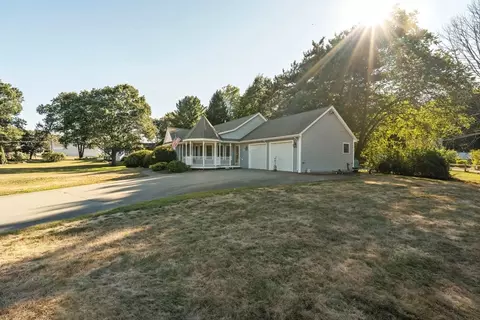 Exterior - 5 Lee Way, Georgetown, MA 01833 photo 2 of 6
