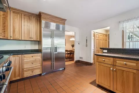 Kitchen - 5 Lee Way, Georgetown, MA 01833 photo 1 of 3