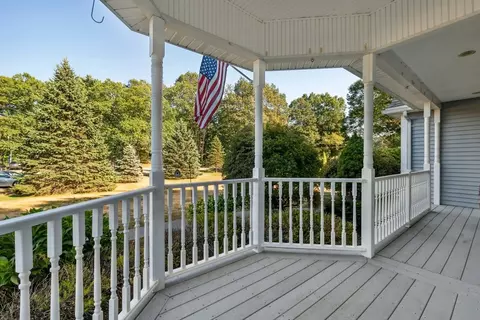 Exterior - 5 Lee Way, Georgetown, MA 01833 photo 3 of 6