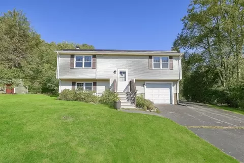 20 Marcam Village Rd #20, Oxford, MA 01540