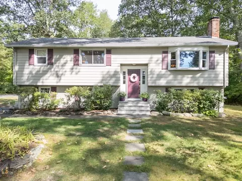 16 Crooked Spring Rd, Billerica, MA 01862