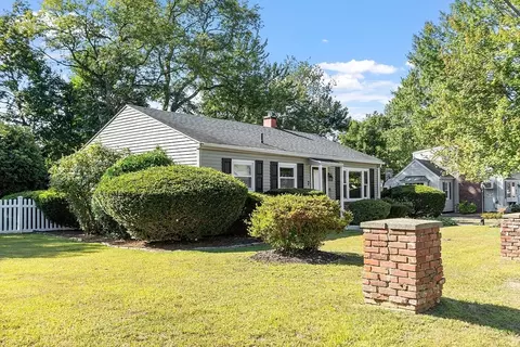 7 Greenwood Rd, Northborough, MA 01532