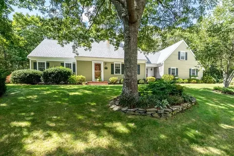 67 Spyglass Hill Rd, Yarmouth Port, MA 02675