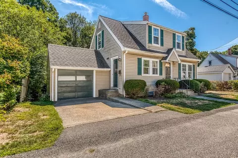 1 Columbia Ter, Dedham, MA 02026