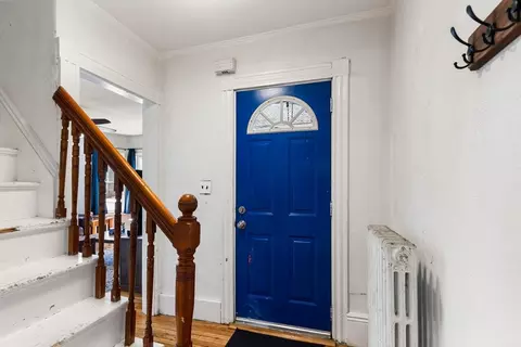 Entry Way - 12 Harold Ave, Gloucester, MA 01930 photo 3 of 3