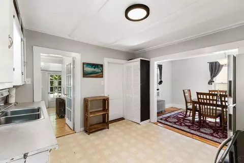 Entry Way - 12 Harold Ave, Gloucester, MA 01930 photo 2 of 3