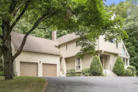33 Valley Rd, Southborough, MA 01772