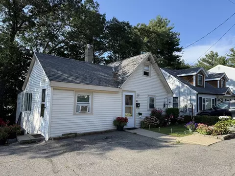 203 College Farm Rd, Waltham, MA 02451