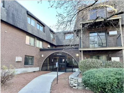 688 Boston Post Rd E #228, Marlborough, MA 01752
