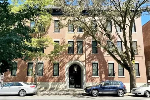 202 Maverick St #302, Boston, MA 02128