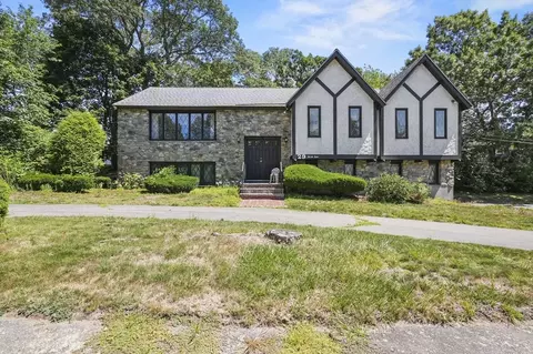 29 Decota Dr, Randolph, MA 02368