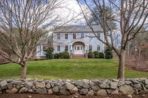 270 South St, Medfield, MA 02052